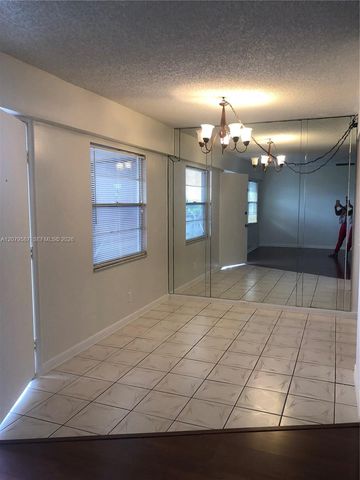 301 SW 135th Avenue 402C, Pembroke Pines, FL 33027