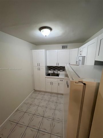 301 SW 135th Avenue 402C, Pembroke Pines, FL 33027
