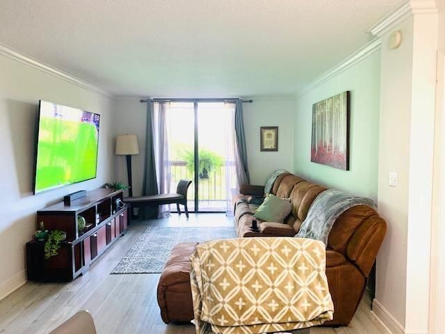 737 SE 1st Way 306, Deerfield Beach, FL 33441