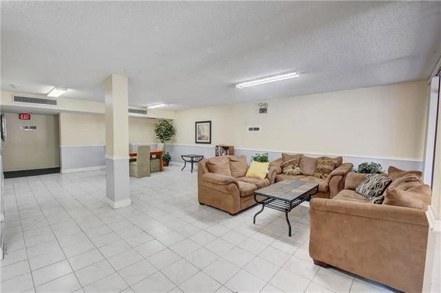 737 SE 1st Way 306, Deerfield Beach, FL 33441