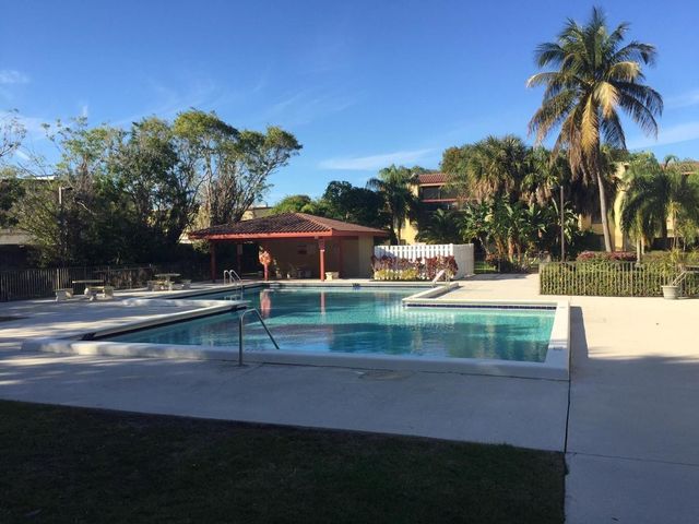 737 SE 1st Way 306, Deerfield Beach, FL 33441