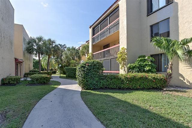 737 SE 1st Way 306, Deerfield Beach, FL 33441