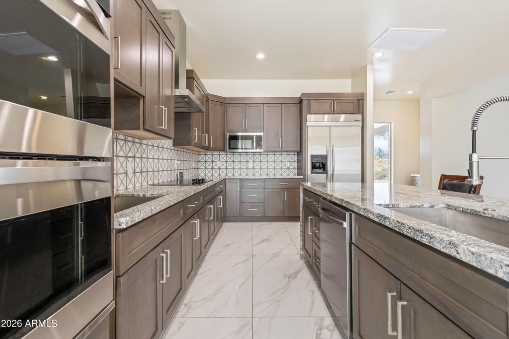 Image 10 of property listing at 17021 E LOWDEN Road, Rio Verde, AZ 85263