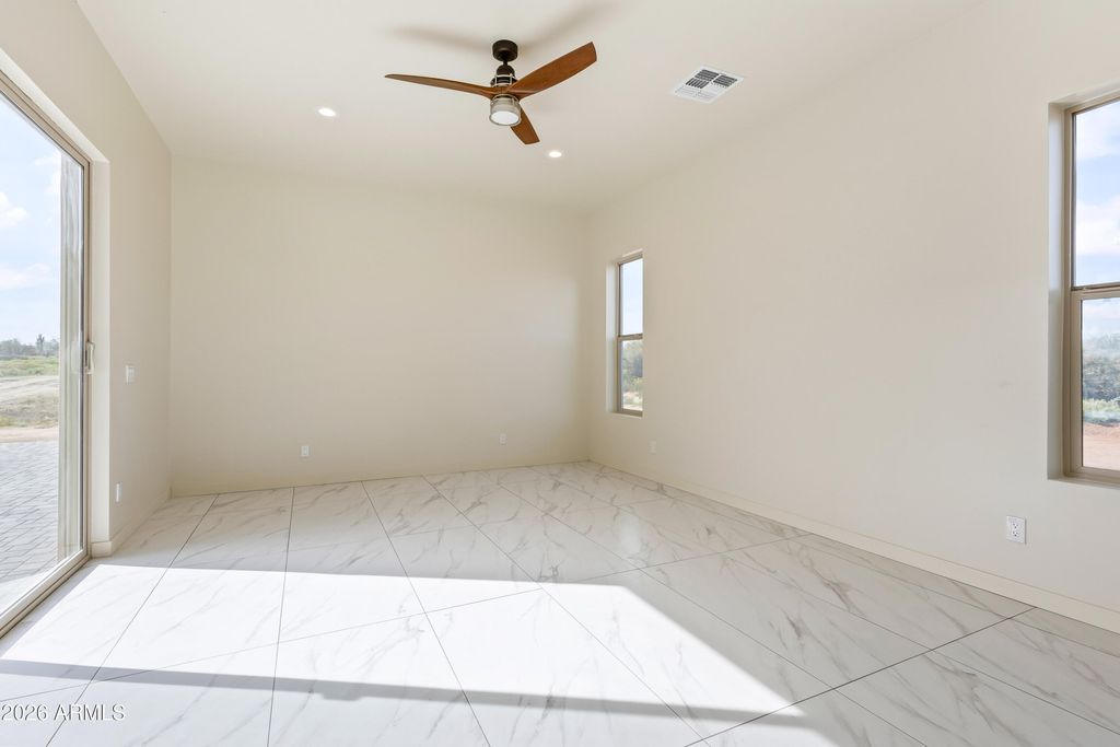 Image 14 of property listing at 17021 E LOWDEN Road, Rio Verde, AZ 85263