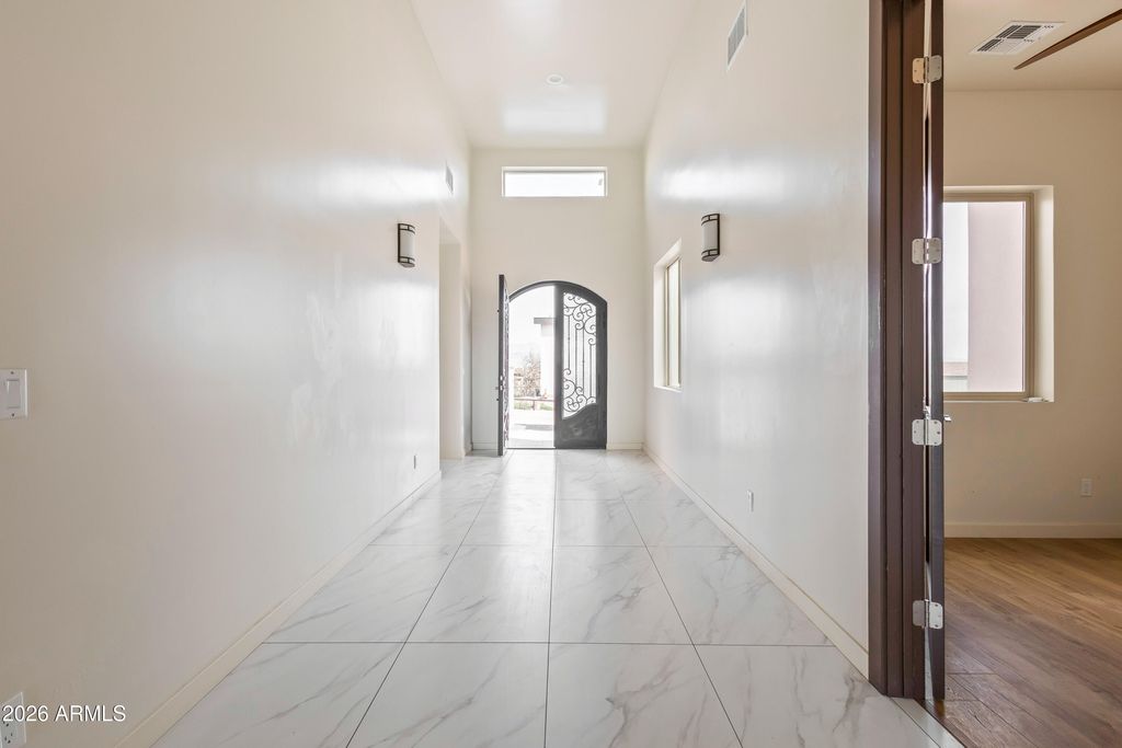 Image 27 of property listing at 17021 E LOWDEN Road, Rio Verde, AZ 85263