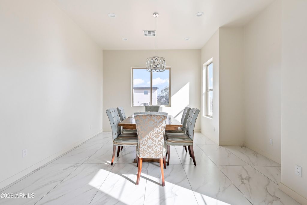 Image 6 of property listing at 17021 E LOWDEN Road, Rio Verde, AZ 85263