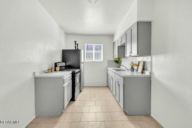2812 Van Buren Avenue A, El Paso, TX 79930