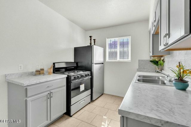 2812 Van Buren Avenue A, El Paso, TX 79930