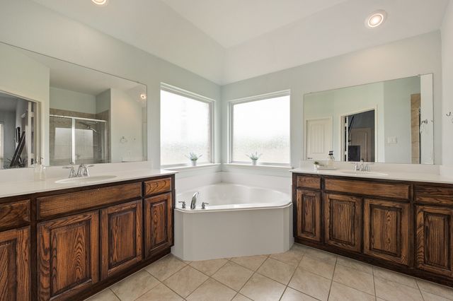 907 Hidden Creek Drive, Royse City, TX 75189