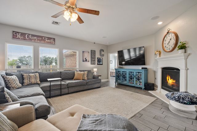 907 Hidden Creek Drive, Royse City, TX 75189