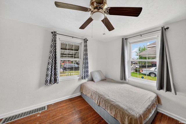 1820 Nash Street, South Bend, IN 46613