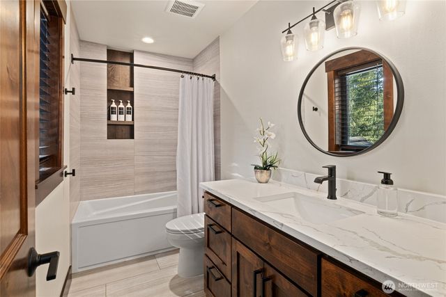 220 Breckenridge Drive, Ronald, WA 98940
