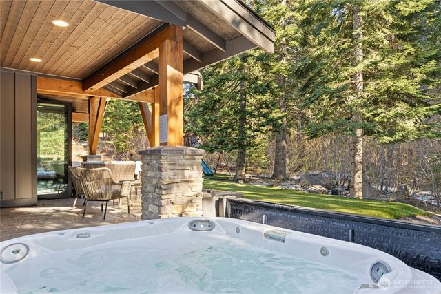 220 Breckenridge Drive, Ronald, WA 98940