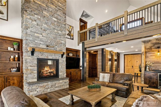 220 Breckenridge Drive, Ronald, WA 98940