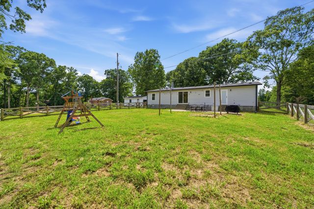 1230 Poplar Ridge Rd, Chapmansboro, TN 37035