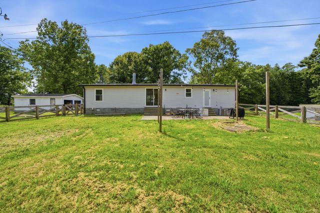 1230 Poplar Ridge Rd, Chapmansboro, TN 37035