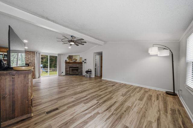 1230 Poplar Ridge Rd, Chapmansboro, TN 37035