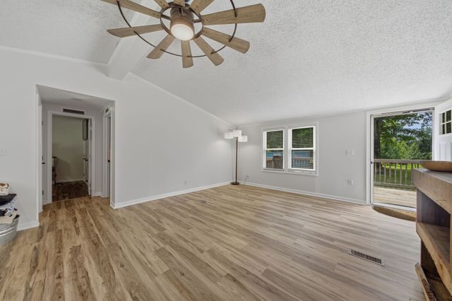 1230 Poplar Ridge Rd, Chapmansboro, TN 37035