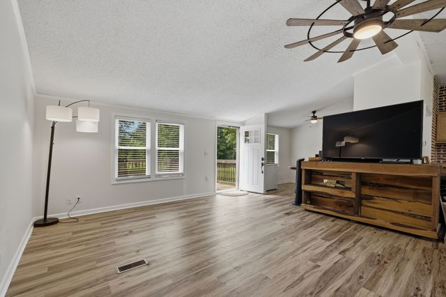 1230 Poplar Ridge Rd, Chapmansboro, TN 37035
