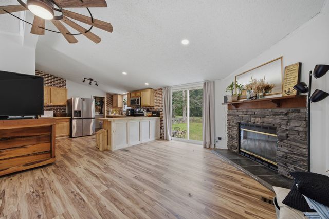 1230 Poplar Ridge Rd, Chapmansboro, TN 37035