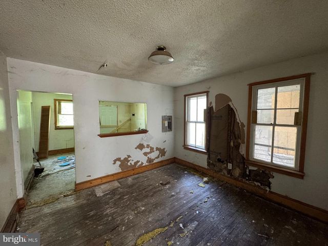308 W MARTIN ST, Martinsburg, WV 25401