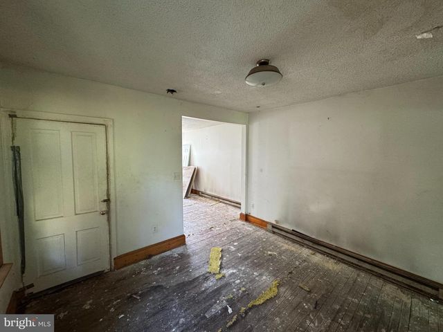 308 W MARTIN ST, Martinsburg, WV 25401