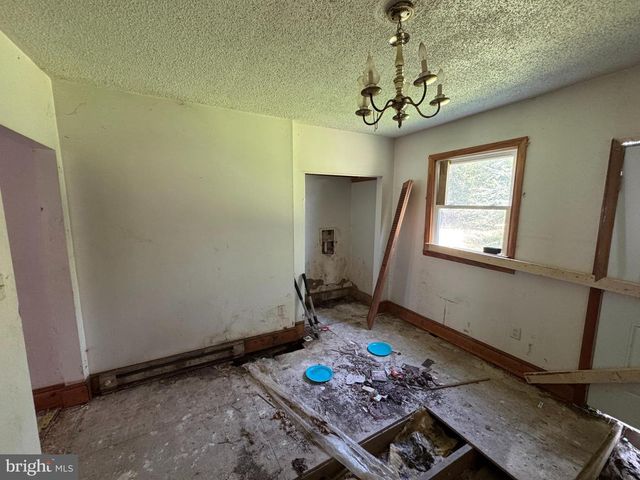 308 W MARTIN ST, Martinsburg, WV 25401