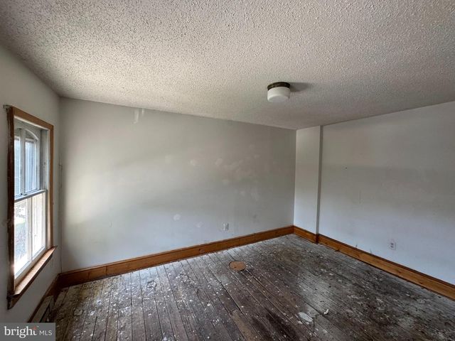 308 W MARTIN ST, Martinsburg, WV 25401
