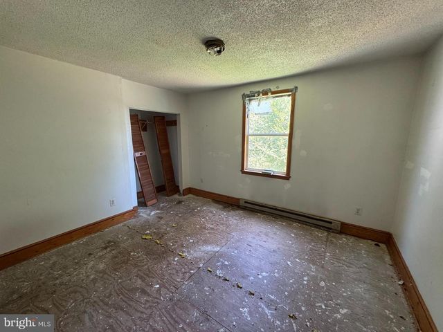 308 W MARTIN ST, Martinsburg, WV 25401