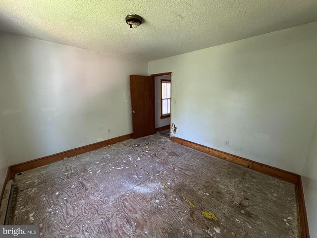 308 W MARTIN ST, Martinsburg, WV 25401