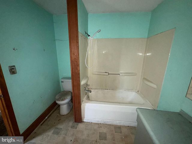 308 W MARTIN ST, Martinsburg, WV 25401