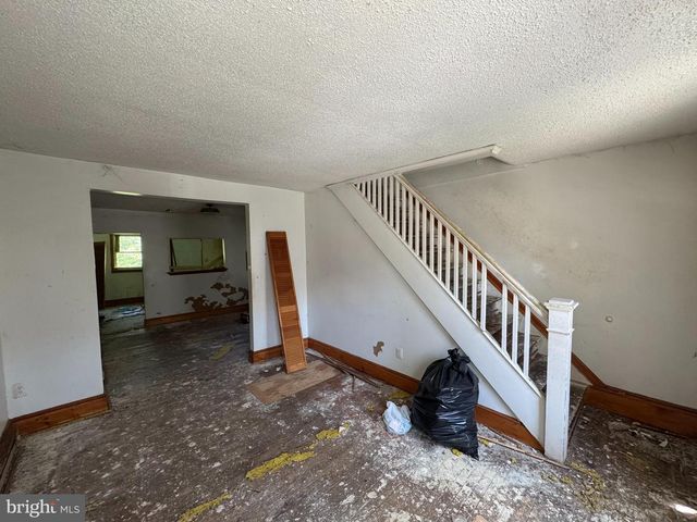 308 W MARTIN ST, Martinsburg, WV 25401