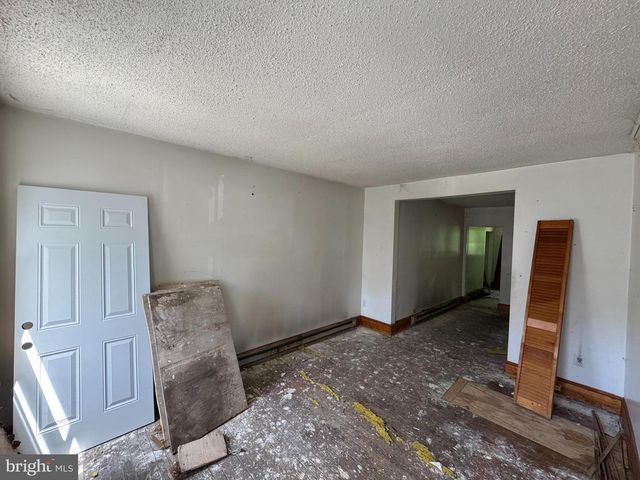 308 W MARTIN ST, Martinsburg, WV 25401