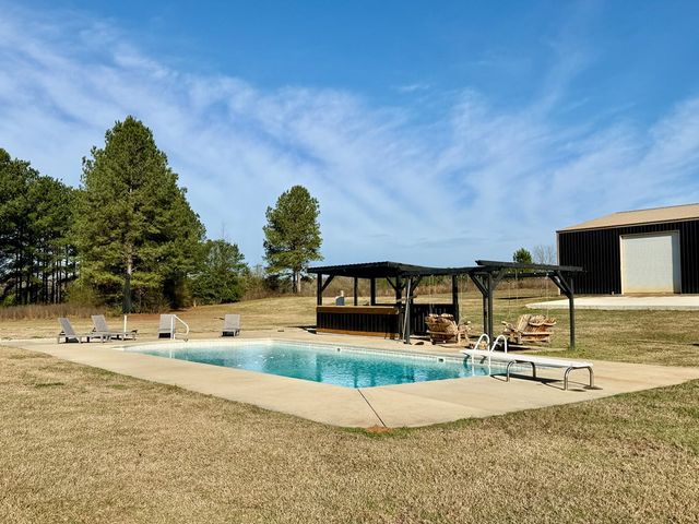 1890 N Co Rd 61, Hartford, AL 36344