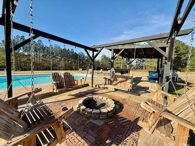 1890 N Co Rd 61, Hartford, AL 36344