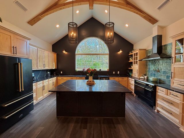 1890 N Co Rd 61, Hartford, AL 36344