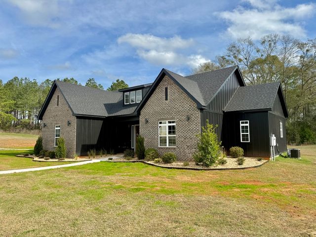 1890 N Co Rd 61, Hartford, AL 36344