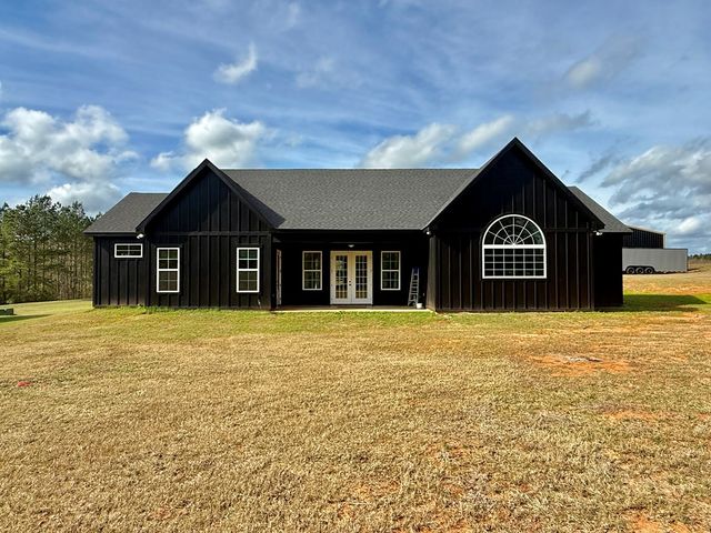 1890 N Co Rd 61, Hartford, AL 36344