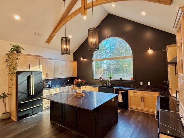 1890 N Co Rd 61, Hartford, AL 36344