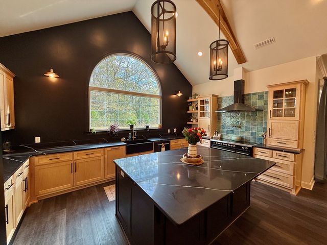 1890 N Co Rd 61, Hartford, AL 36344