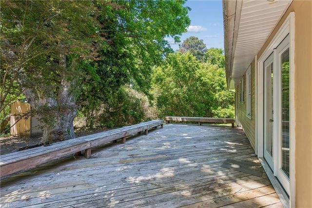 706 Maupin PL, Williamsburg, VA 23185