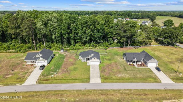 830 Bright Leaf Road, Kinston, NC 28504