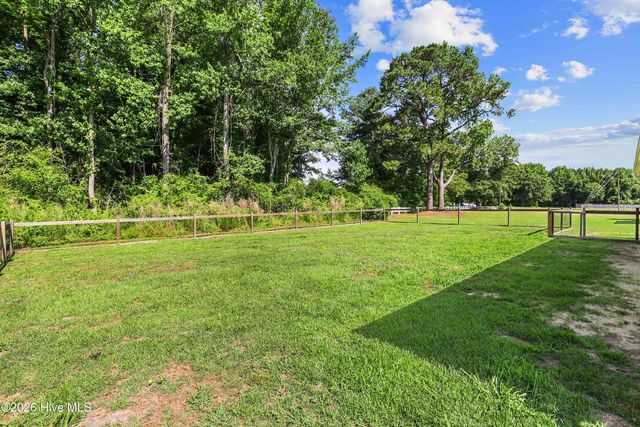 830 Bright Leaf Road, Kinston, NC 28504