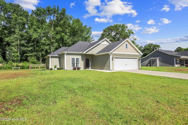 830 Bright Leaf Road, Kinston, NC 28504