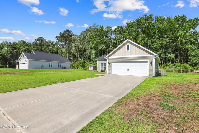 830 Bright Leaf Road, Kinston, NC 28504