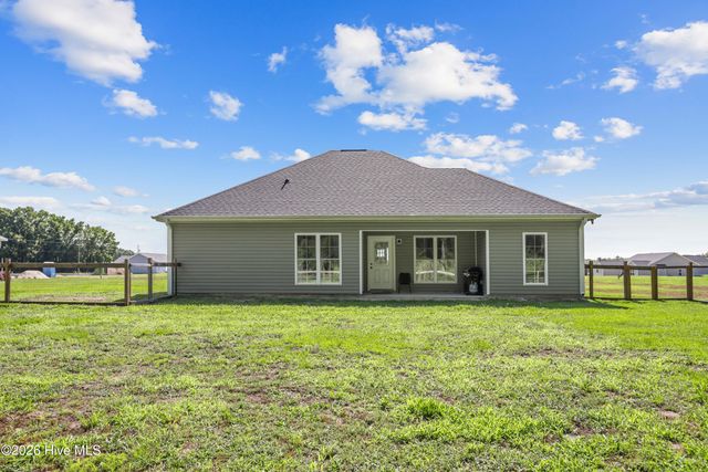 830 Bright Leaf Road, Kinston, NC 28504