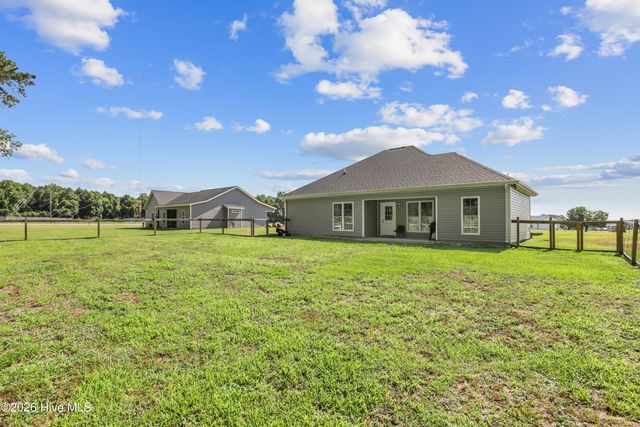 830 Bright Leaf Road, Kinston, NC 28504
