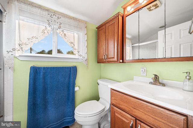 4035 FAIRWAY RD, Lafayette Hill, PA 19444