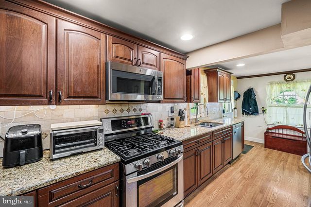 4035 FAIRWAY RD, Lafayette Hill, PA 19444