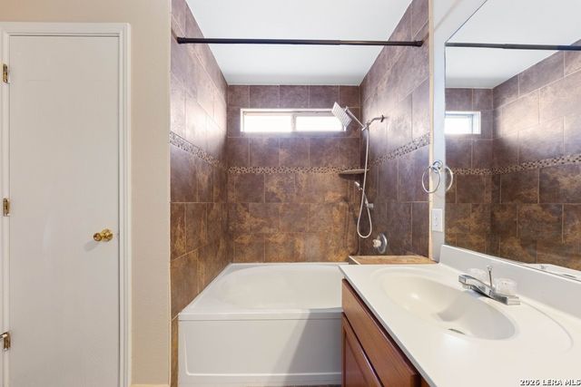 5402 STORMY TRL, San Antonio, TX 78247